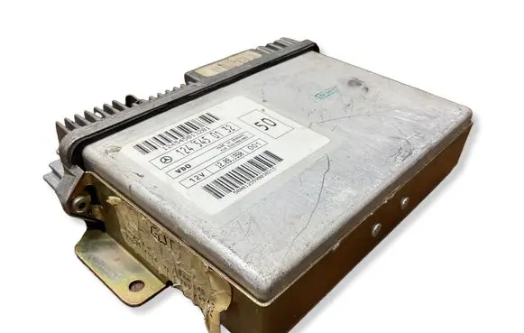 Mercedes-Benz E W124 Engine control unit/module 1245450132
