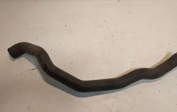 Volvo V70 Engine coolant pipe/hose