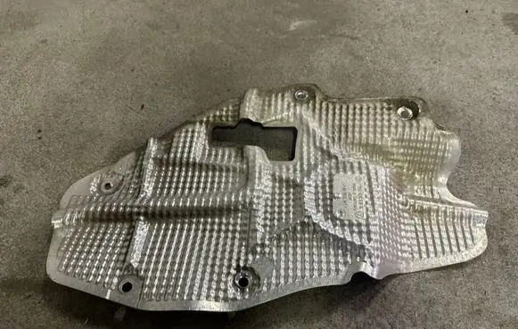 Volkswagen Touareg II Heat shield in engine bay 7P0825615B