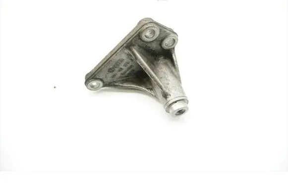 Audi Q7 4L Engine mounting bracket 059145174A