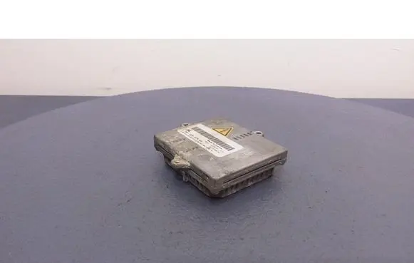 BMW X3 E83 Voltage converter/converter module 1307329074