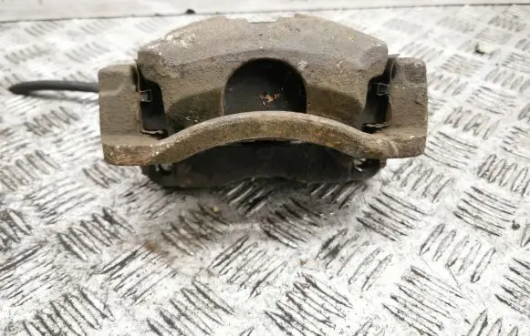 Nissan Qashqai Front brake caliper