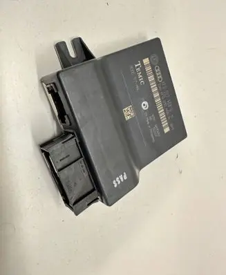 Audi A6 S6 C6 4F Gateway control module 4F0907468D 4F0910468A