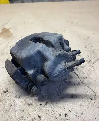 BMW 5 E60 E61 Front brake caliper 6024