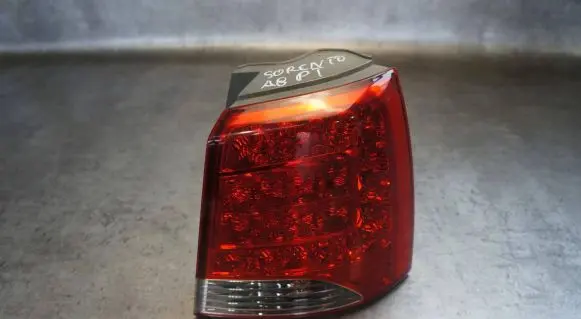 KIA Sorento Rear/tail lights 924022P1
