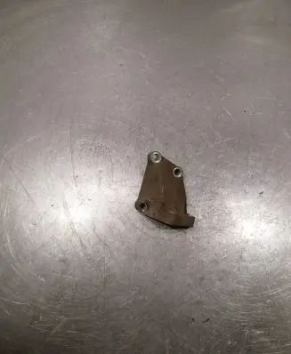 Suzuki Swift II Engine mounting bracket