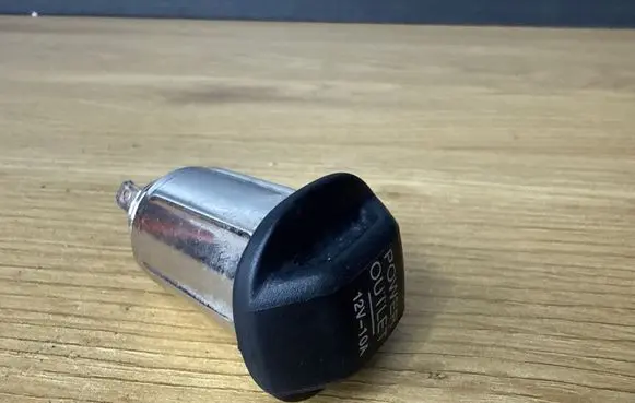 Honda Civic 12 V Socket (rear)