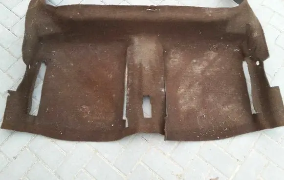 Volkswagen Jetta I Rear floor carpet liner 171863101