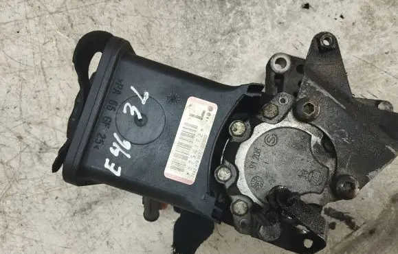 BMW 3 E46 Power steering pump 6754172 7692974517