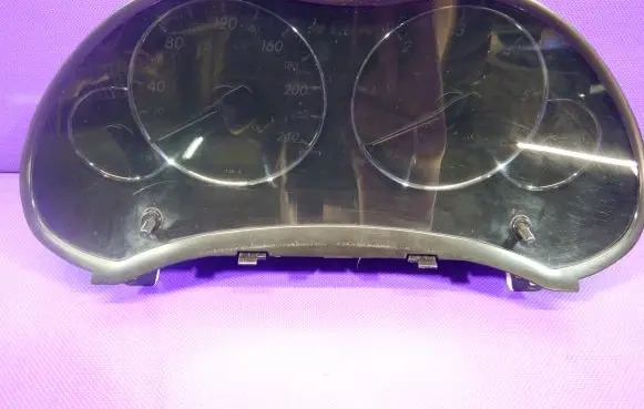 Toyota Avensis T250 Speedometer (instrument cluster) 83800-05630-H