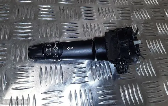 Mitsubishi L200 Light switch E380013