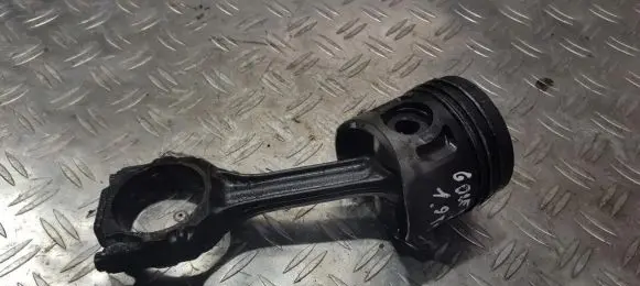 Volkswagen Golf III Piston with connecting rod