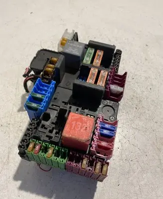 Mercedes-Benz C AMG W205 Fuse module A2059068501 529881F08