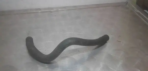 Nissan X-Trail T30 Engine coolant pipe/hose 2Y01
