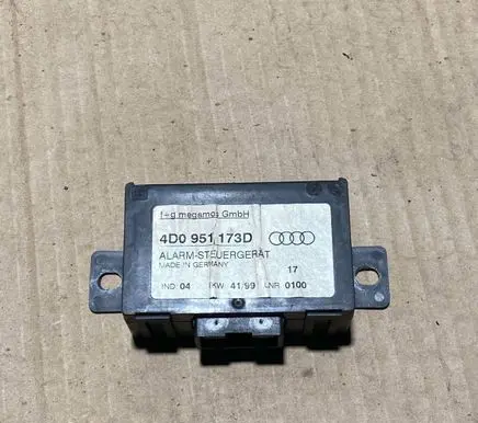 Audi A8 S8 D2 4D Alarm control unit/module 4D0951173D