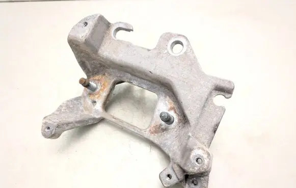 Renault Zoe Engine mounting bracket 112223722R