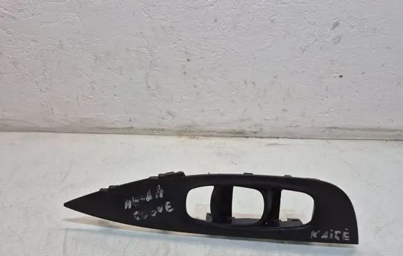 Nissan Rogue Front door window switch trim 80961
