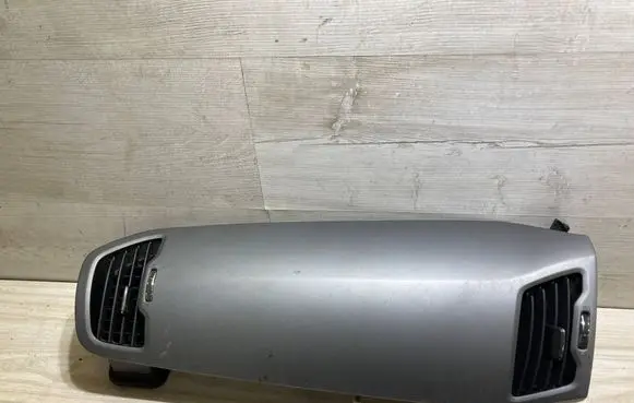 KIA Sportage Dash center air vent grill 847953U010
