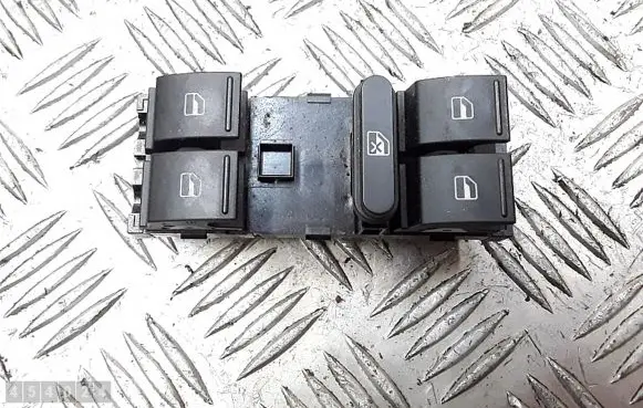 Volkswagen PASSAT B7 Electric window control switch 1K4959857B