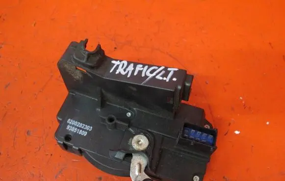 Renault Trafic II (X83) Rear door lock 8200282303
