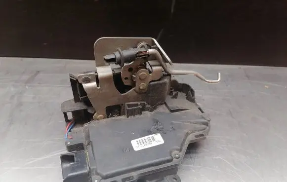 Audi A6 S6 C5 4B Front door lock 4B1837016G