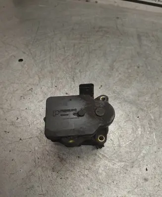 Mercedes-Benz Vito Viano W639 Intake manifold valve actuator/motor 70113209