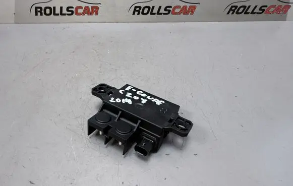Mercedes-Benz E C207 W207 Charging relay A0009822023 1110029