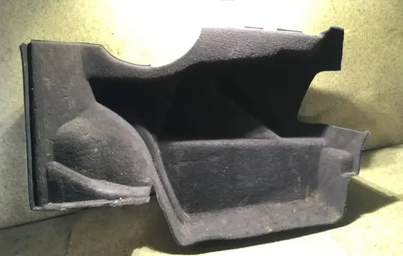 Mercedes-Benz E W124 Tailgate/trunk side cover trim 