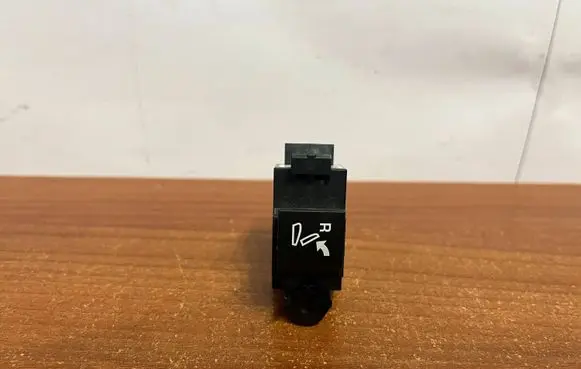 Land Rover Discovery Sport Other switches/knobs/shifts FK7214B704AA 16W283