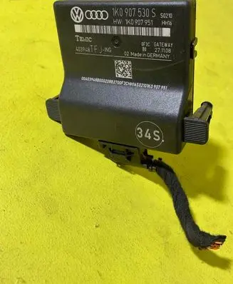 Audi A3 S3 8P Gateway control module RZ1R5P5K1
