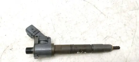 Volvo XC40 Fuel injector 31452113