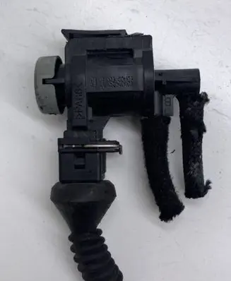 Volkswagen Golf IV Turbo solenoid valve 702256010