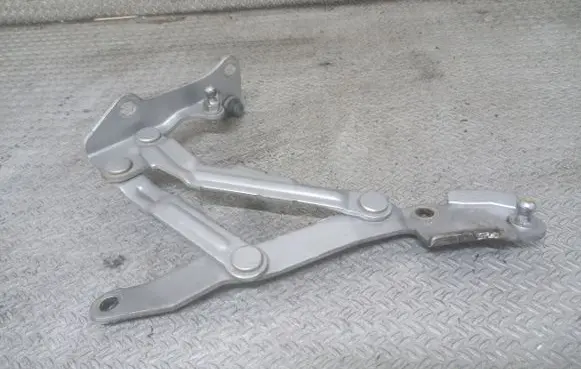 Mitsubishi Lancer VIII Tailgate/trunk/boot hinge