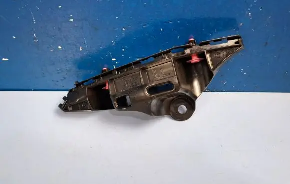 Lexus UX Front bumper mounting bracket 5211676020