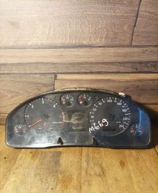 Audi A6 S6 C5 4B Speedometer (instrument cluster)