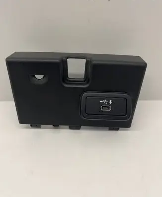 BMW 3 G20 G21 USB socket connector 6807232 584507