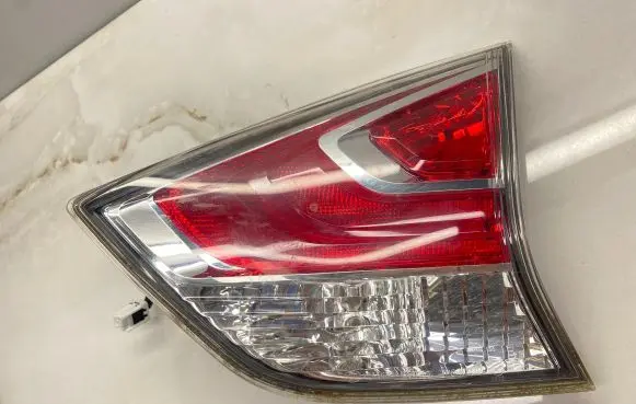 Nissan X-Trail T32 Tailgate rear/tail lights A049628 22617939