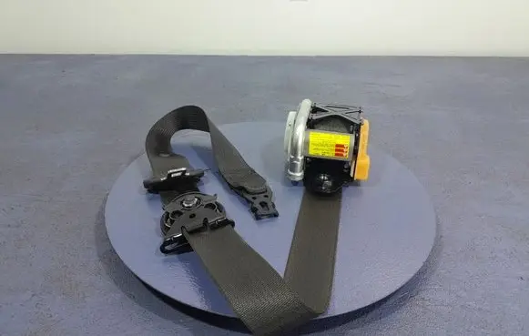 Opel Insignia A Front seatbelt 12848367