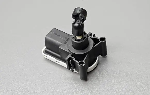 Citroen C3 Headlight level adjustment motor 13K198 13K198AB