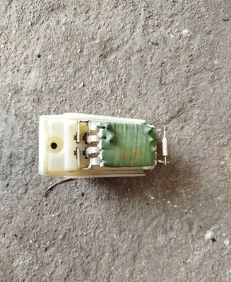Ford Focus Heater blower motor/fan resistor XS4H18B647AA