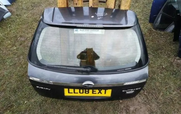 Subaru Outback Tailgate/trunk/boot lid