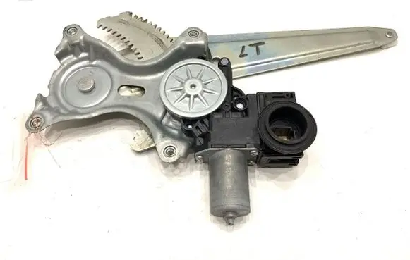 Toyota Camry VIII XV70 Rear door window regulator with motor 85710-33290