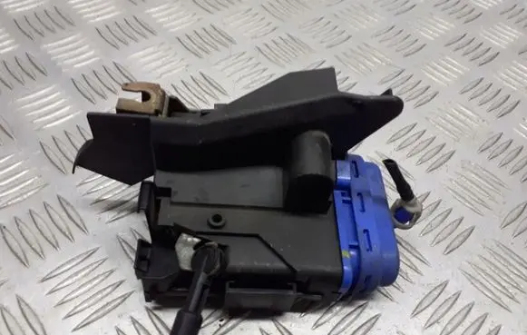 Audi A3 S3 8L Rear door lock 8D0839015A