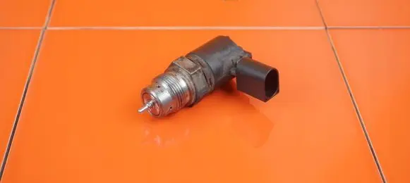Ford Transit Custom Fuel pressure sensor YLF6