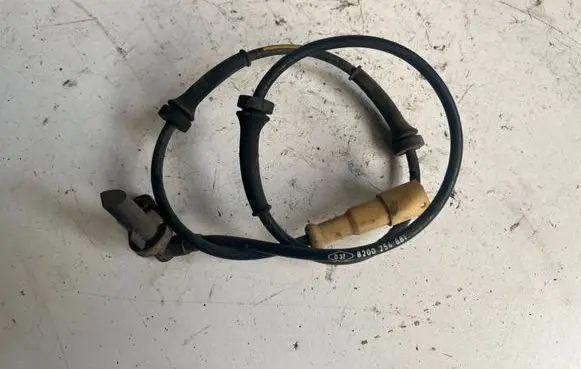 Renault Clio II ABS rear brake sensor 8200254681