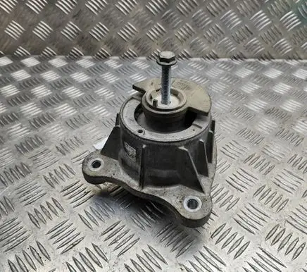 Mercedes-Benz Vito Viano W447 Engine mount bracket A4472410213