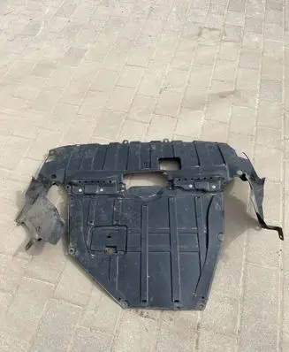 Honda CR-V Engine splash shield/under tray 74111