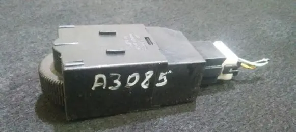Mitsubishi Carisma Headlight level height control switch mr114337 lk04001000