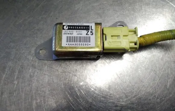 Subaru Legacy Airbag deployment crash/impact sensor 98235AG001 1879000681