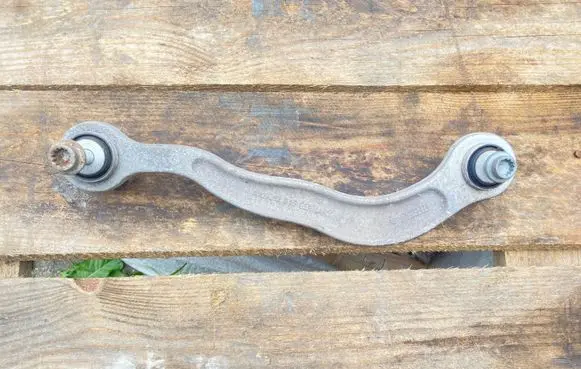Rear control arm